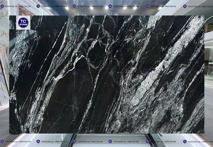 Đá Tự Nhiên Granite Black Forest